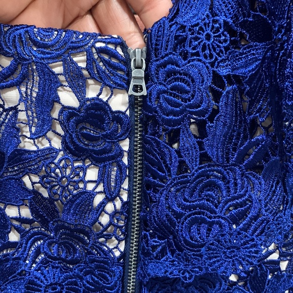 Alice + olivia Florrie Ruffle One-Shoulder Lace Dress - Picture 10 of 14